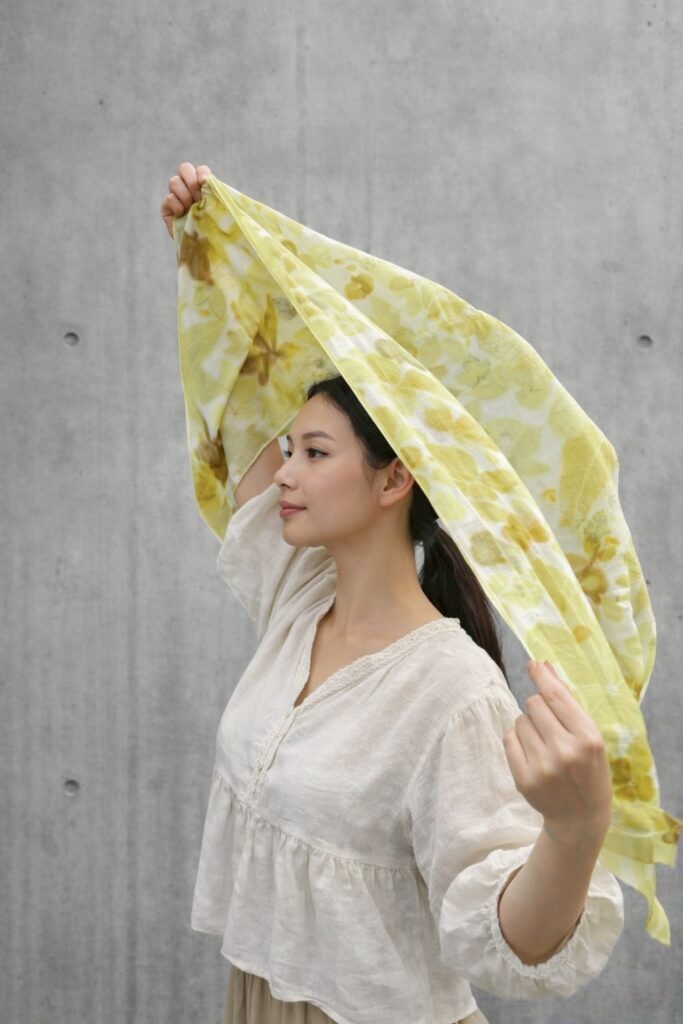手作りのスカーフ〉彙整頁面 | 手染日和 Eco-printing｜花葉移印染與 